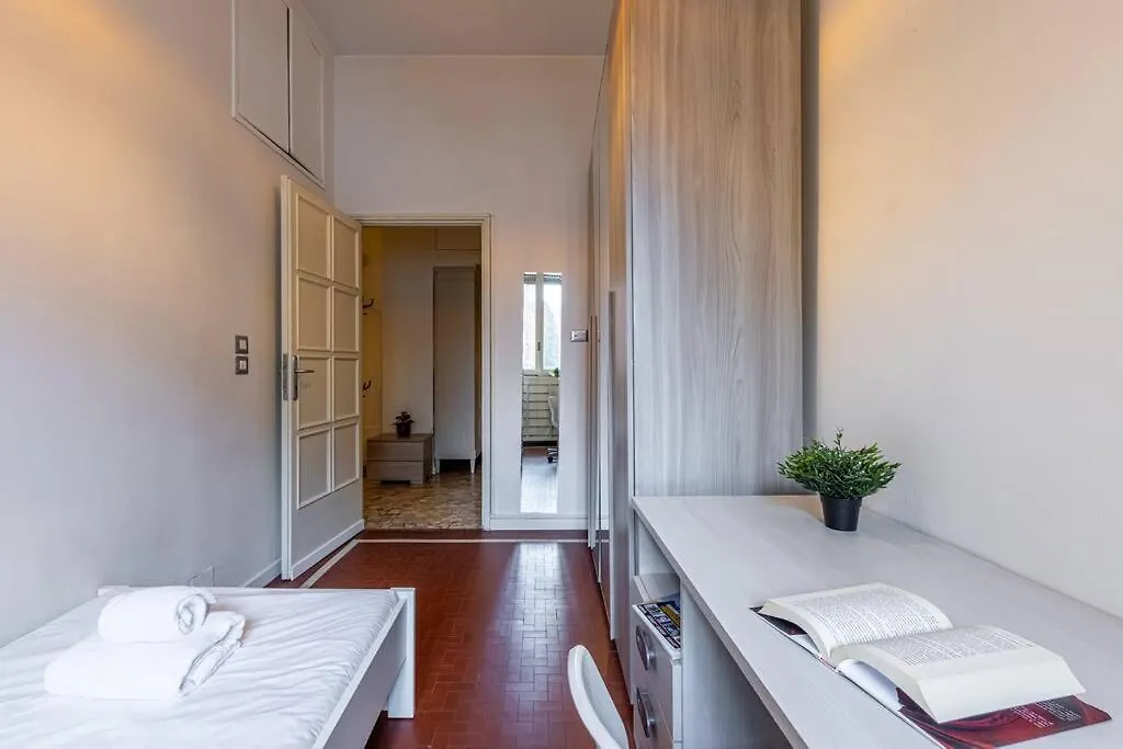 4 Bedrooms, 10 Guests, 250Sqm, Terrace, 5Mn Duomo Milán Apartamento
