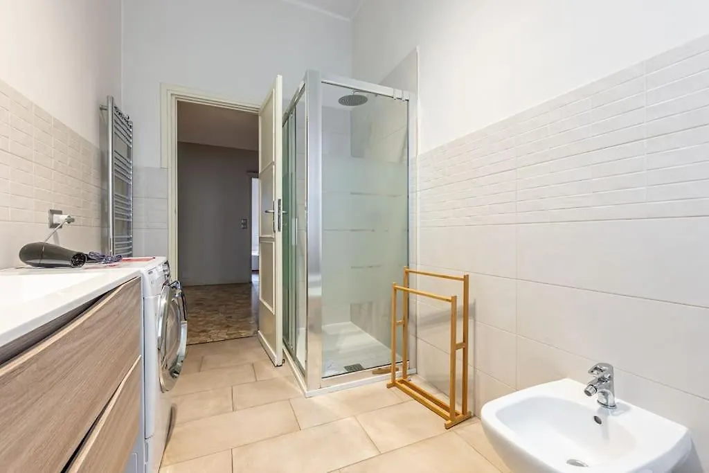 Apartamento 4 Bedrooms, 10 Guests, 250Sqm, Terrace, 5Mn Duomo Milán Italia